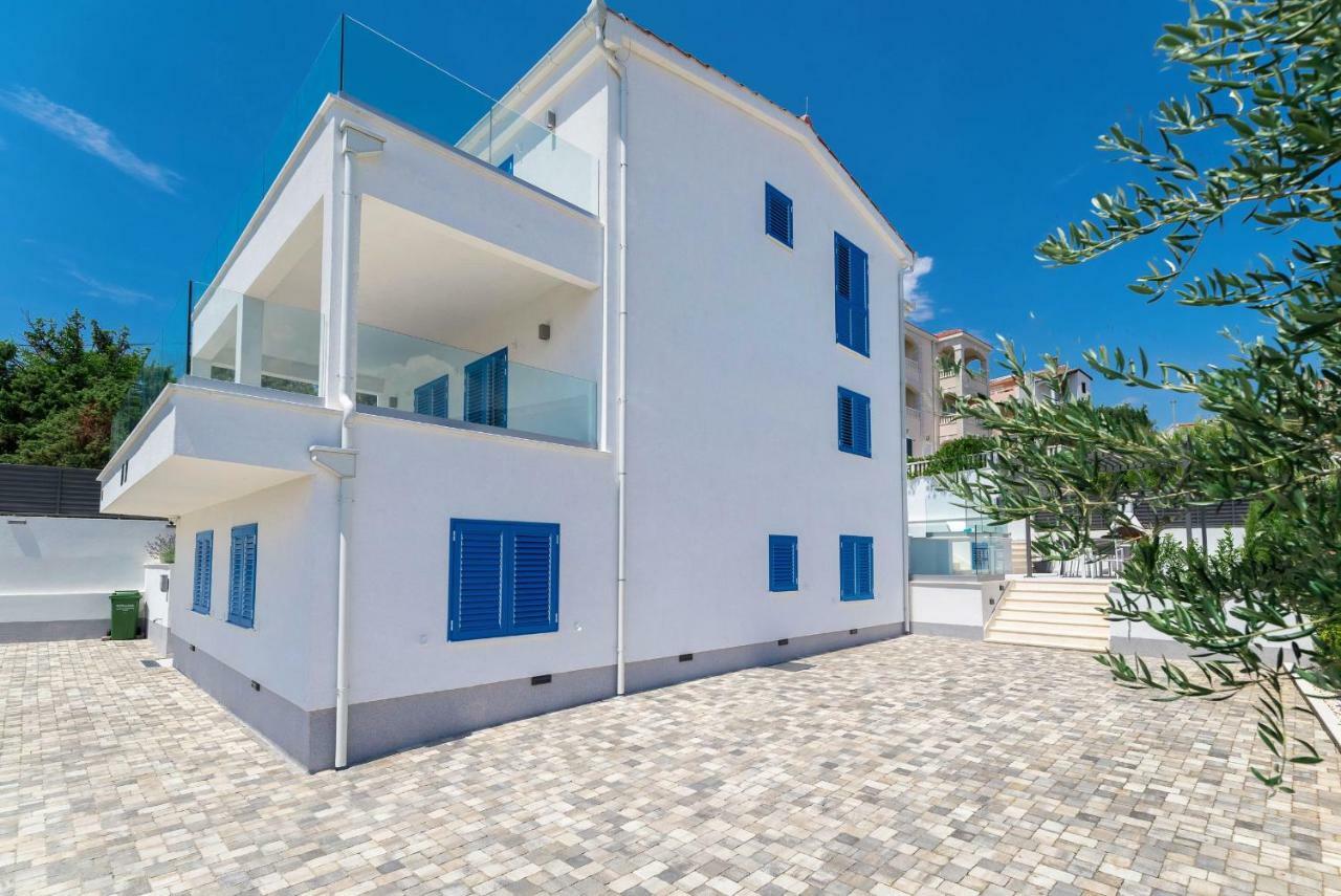 Miholina - With Heated Swimming Pool Villa *