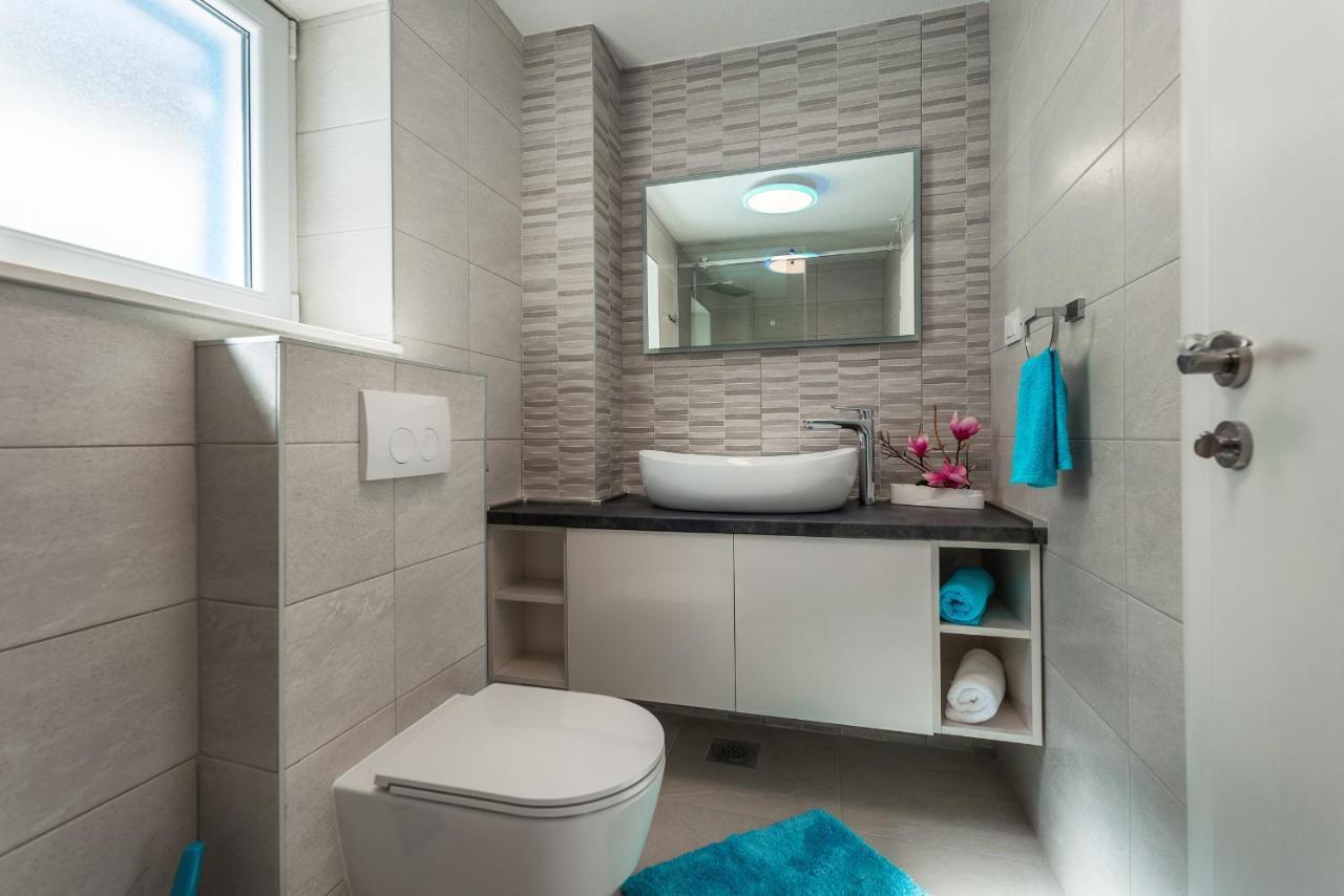 Villa Miholina - With Heated Swimming Pool Trogir